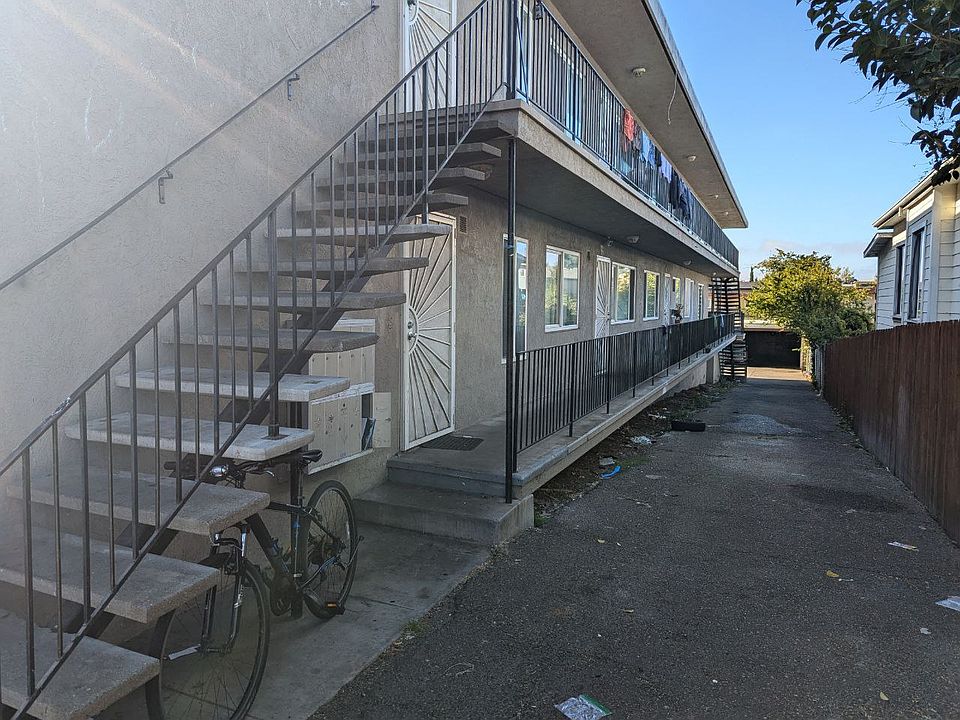 1st image of 3035 School St #E