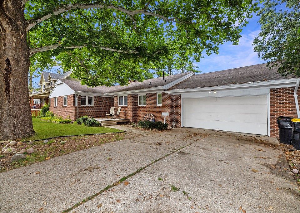 1210 Prairie St, Adel, IA 50003 Zillow