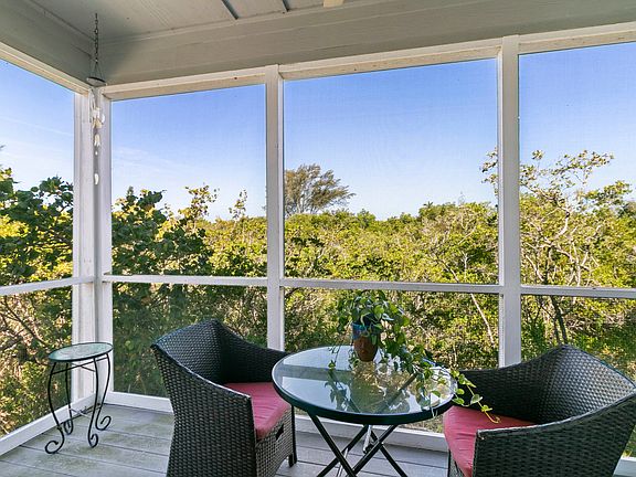 4th image of 850 Evergreen Way #850