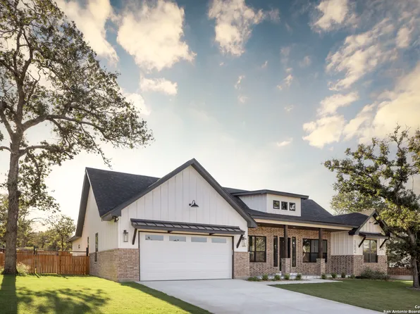 182 W MAGNOLIA CIRCLE, La Vernia, TX 78121