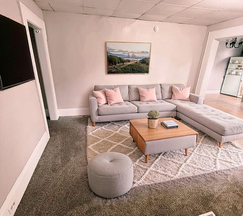 1st image of 608 Bates St SE #2