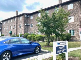 2400 Waterbury Dr APT 102, Woodridge, IL 60517