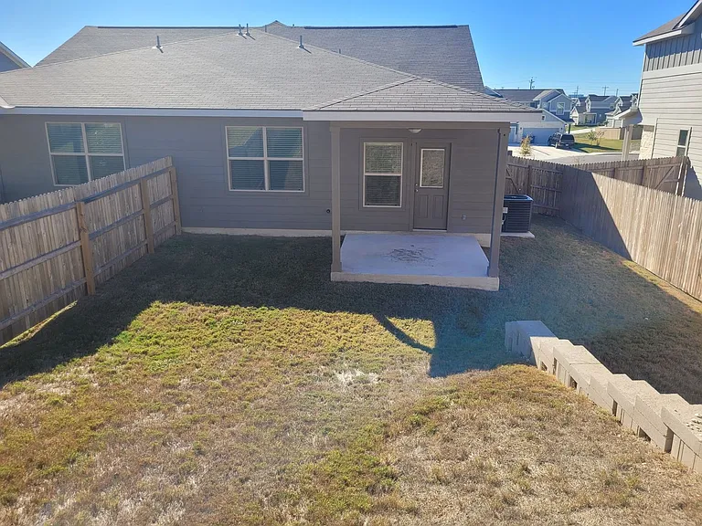320 Caleb Ct — Photo 25