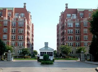 130 Oceana Dr W APT 6B, Brooklyn, NY 11235