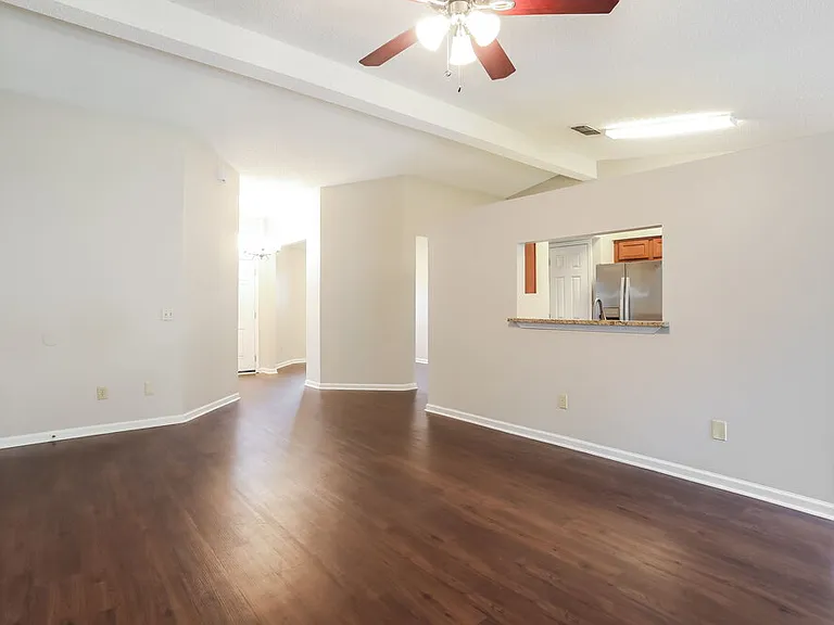 4519 Antler Hill Dr E — Photo 4