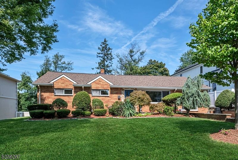 65 Wyoming Rd, Paramus, NJ 07652 Zillow
