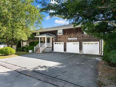 14 Ash St #C, Portsmouth, RI, 02871