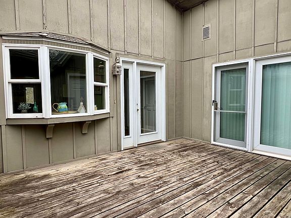3rd image of 7114 Lakeshore Dr Unit 25