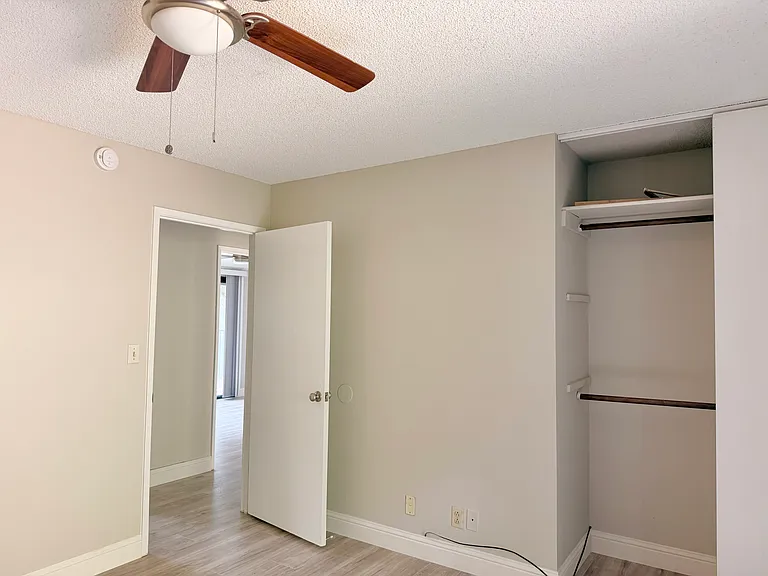 2401 Oakvale Dr — Photo 11