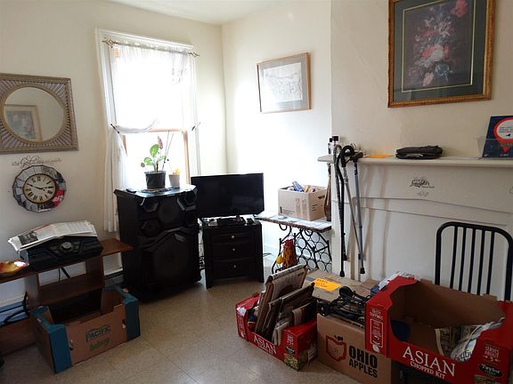 2nd image of 159 Franklin St
