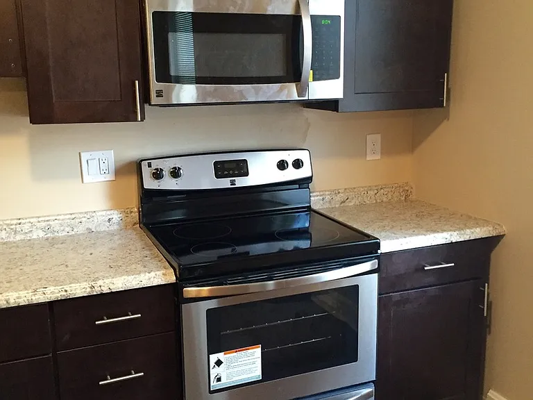 Huntington Apartments — Photo 46