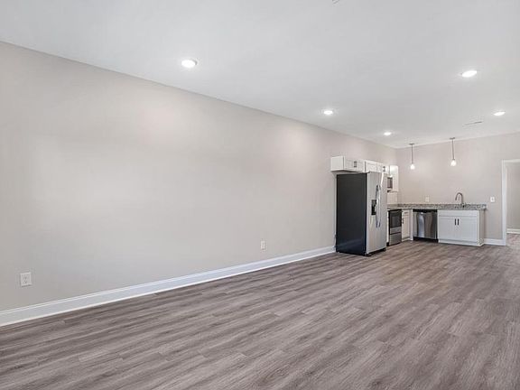 2nd image of 16 Bluff Dr