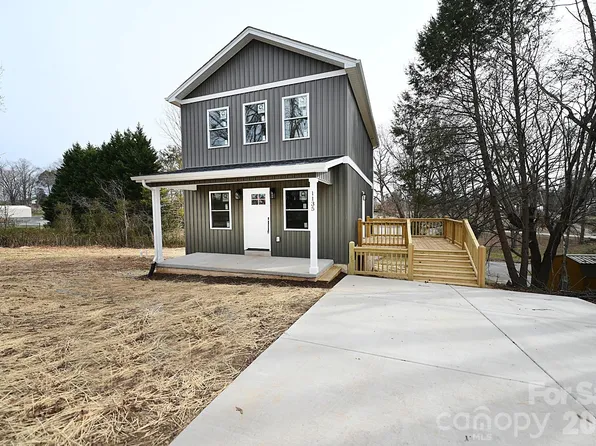 1135 Apple Ln, Granite Falls, NC 28630