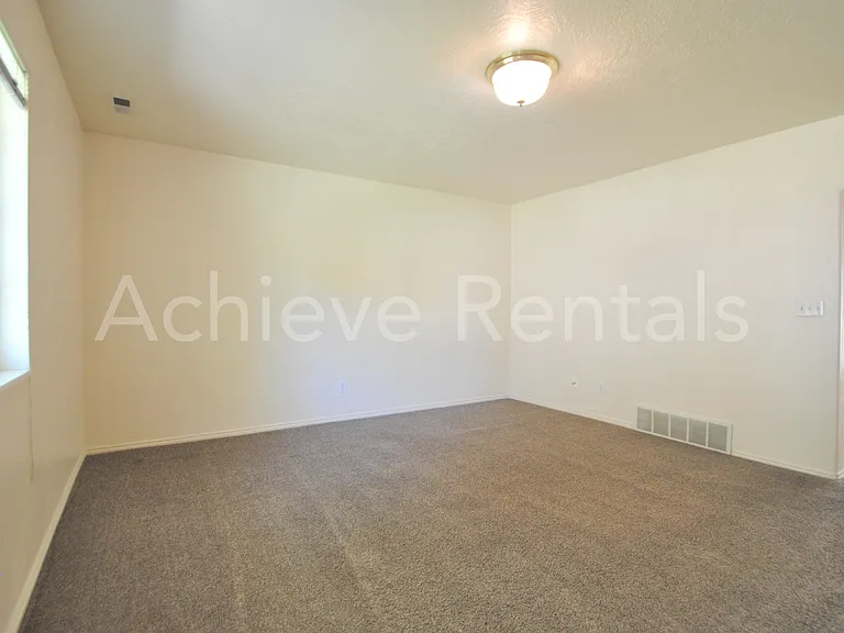 91 Penny Ln — Photo 3