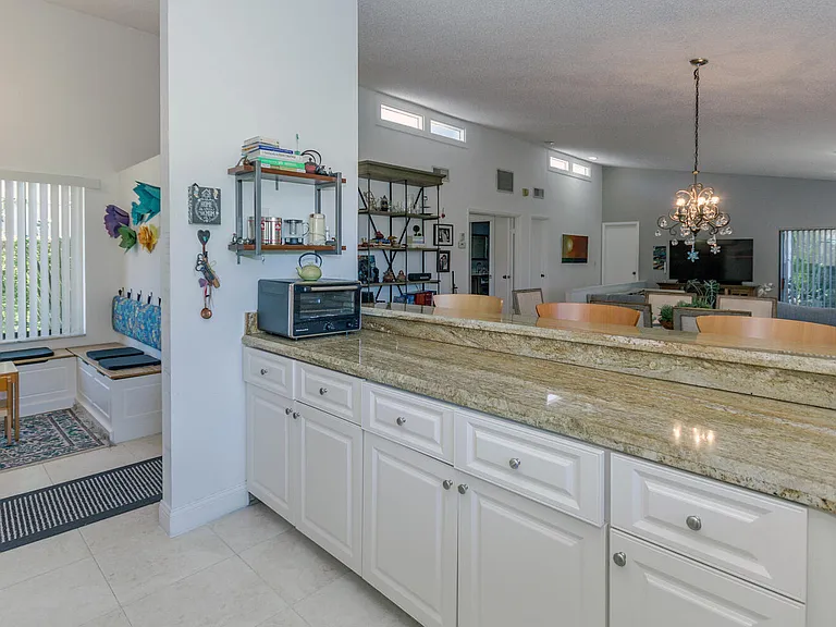 5570 Piping Rock Dr — Photo 24