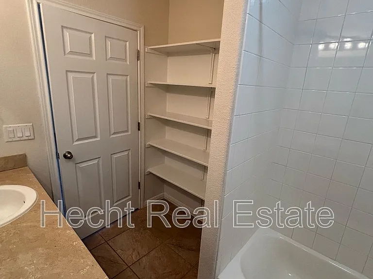 342 Main St #B — Photo 14