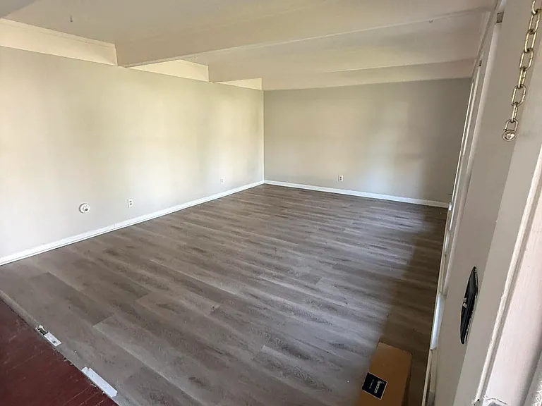 128 Grant Cir — Photo 9