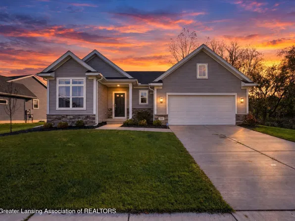 204 Stratford Dr, Mason, MI 48854