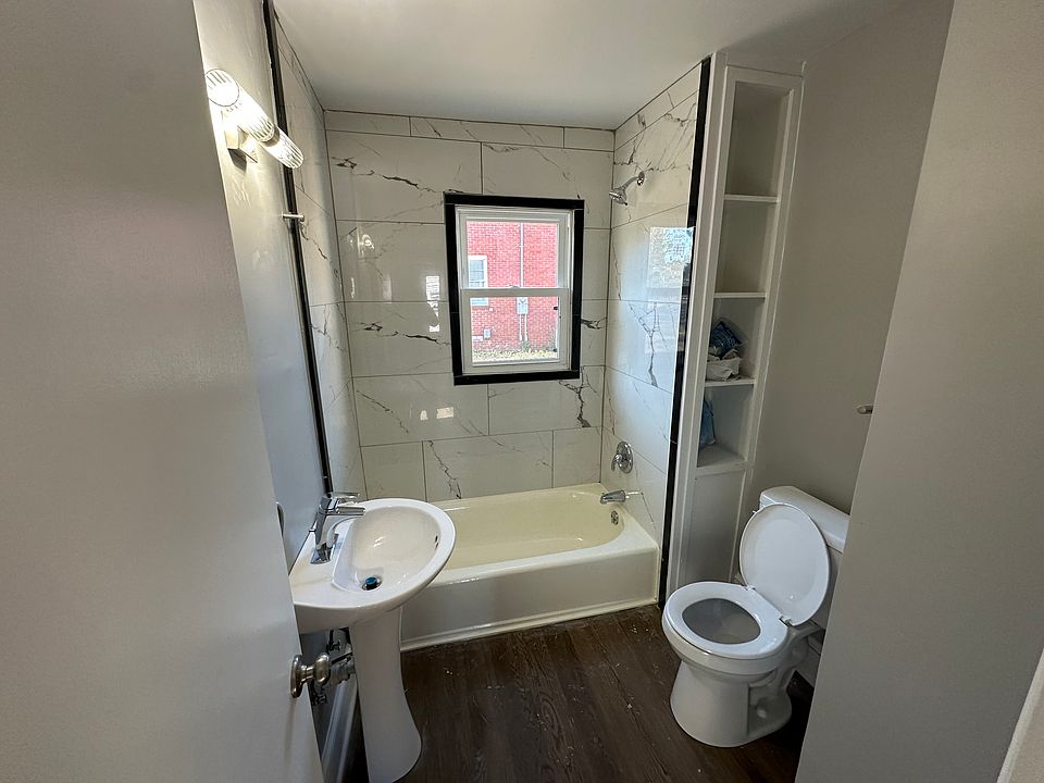 1st image of 204 N Edinborough St