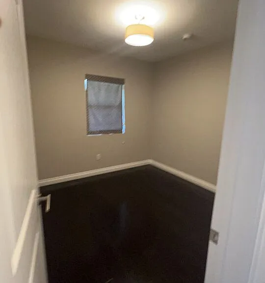 7865 Bleriot Ave — Photo 14