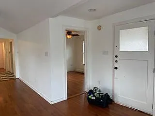 1916 E 10th St — Photo 14
