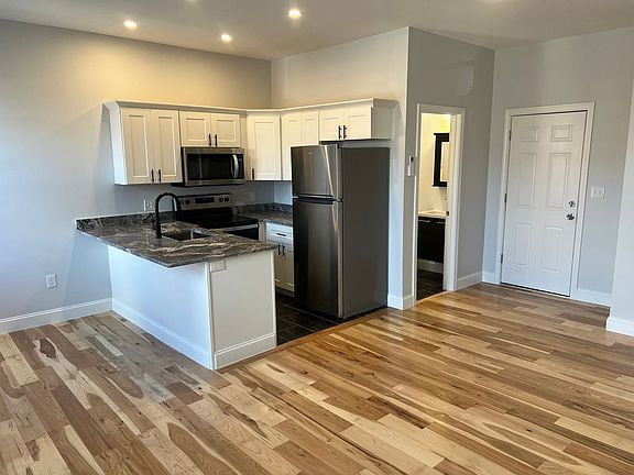 2nd image of 20 Alfred St #304