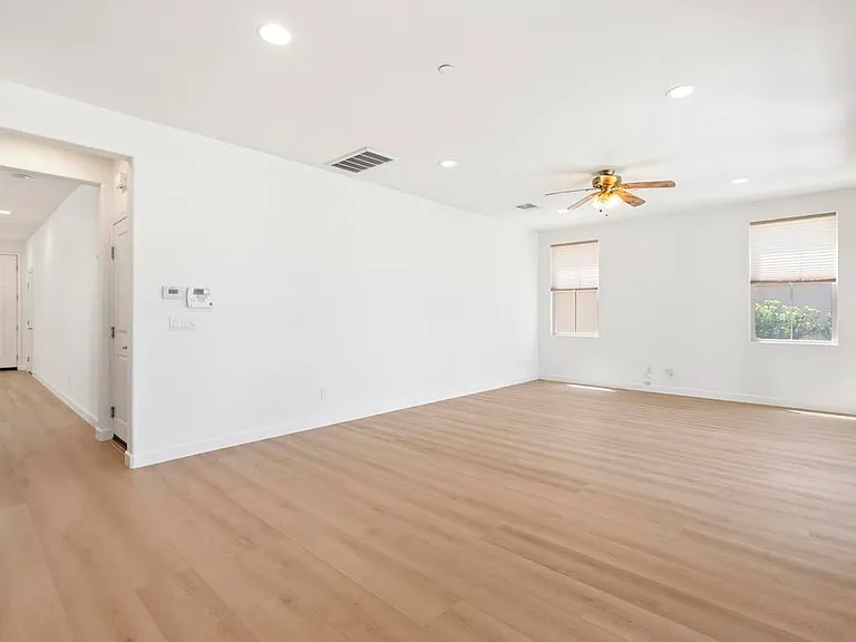 6820 Lopez Canyon Way — Photo 10
