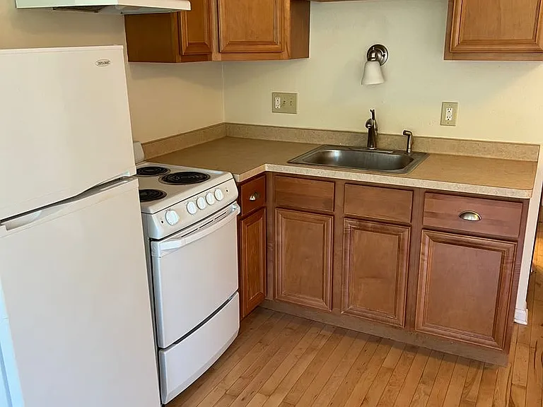 2030 N Oakland Ave — Photo 15
