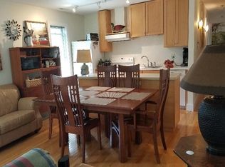 277 Crescent St, Northampton, MA 01060