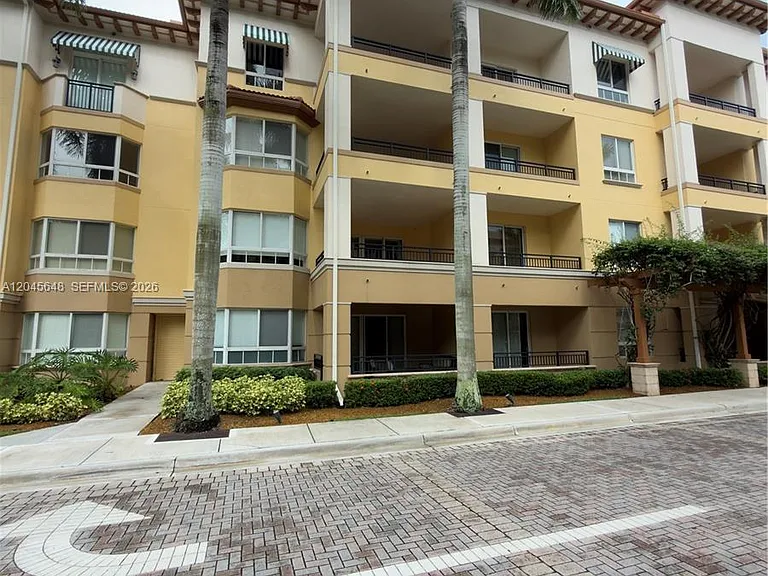 16100 Emerald Estates Dr #281 — Photo 2