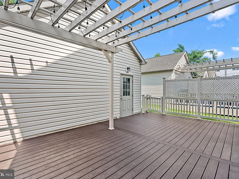 22237 Fulmer Ave — Photo 32