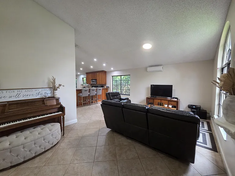 4170 NW 6th St — Photo 3