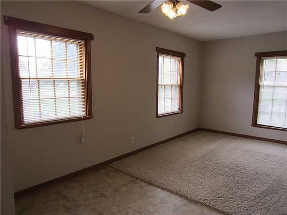 5th image of 1511 E Ave NW
