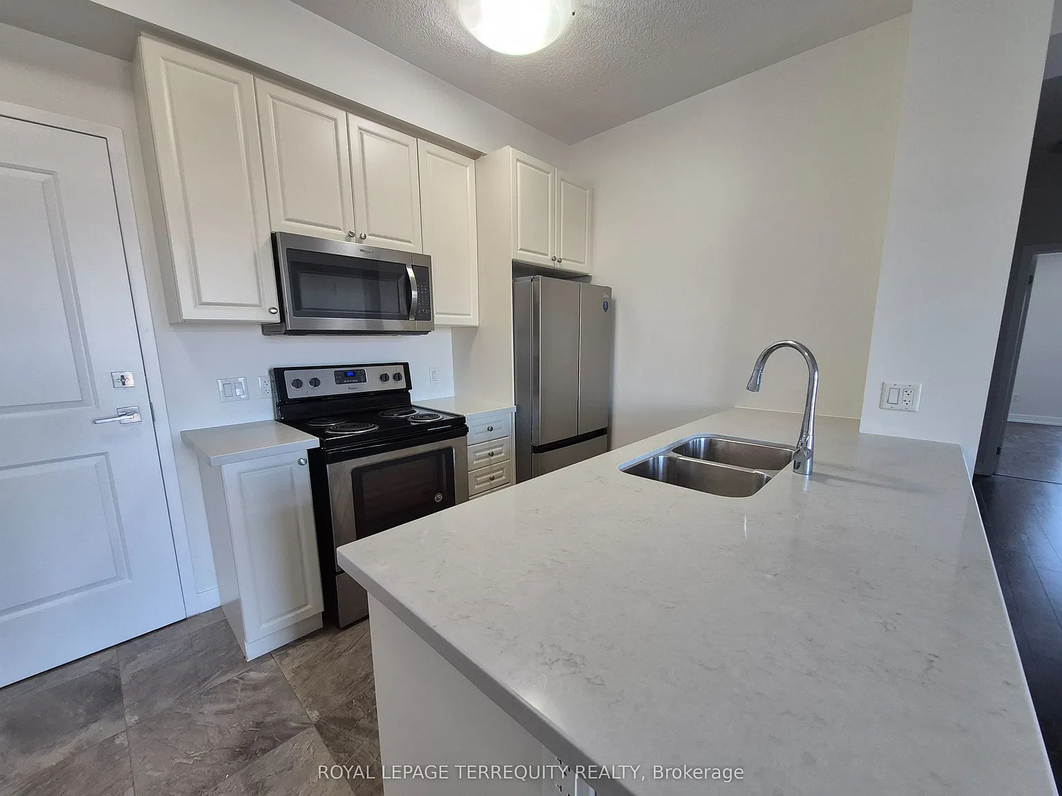 2 bed, $2,600 — Photo 3