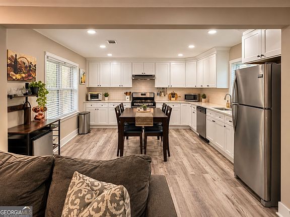 2nd image of 3613 Ale Cir