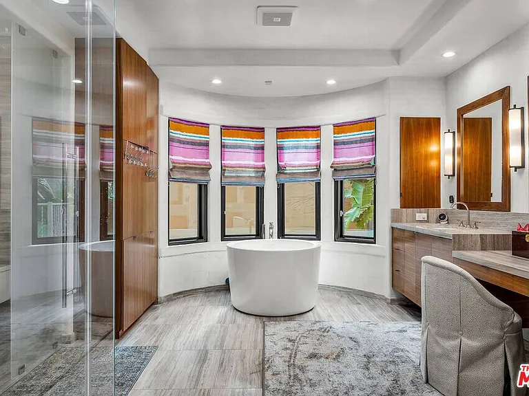 3110 Benedict Canyon Dr — Photo 25