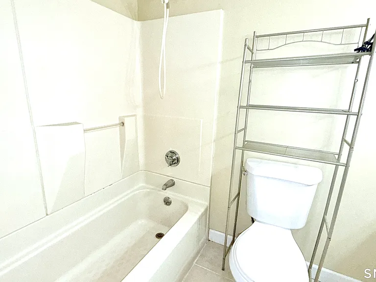21 Amato Dr #I — Photo 10