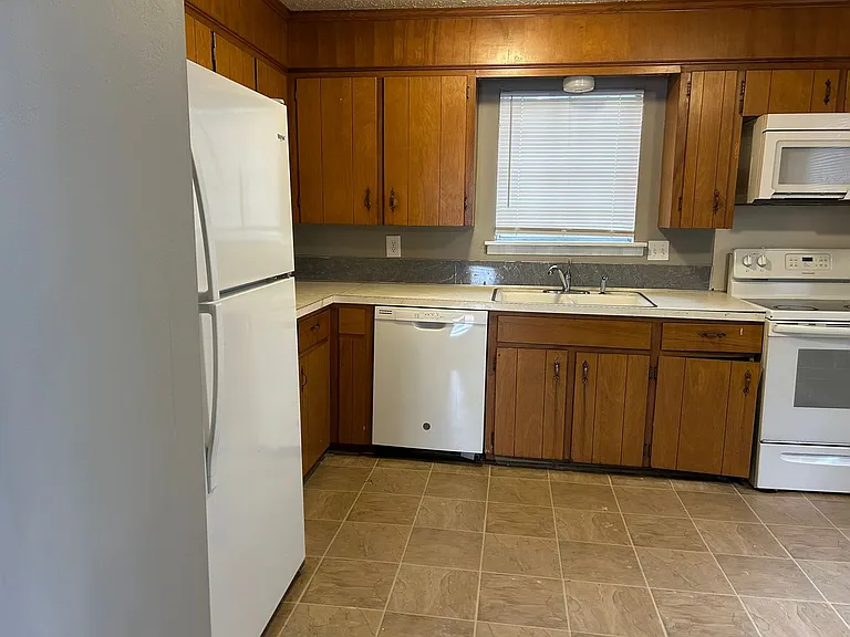 4805 Hickory Ave — Photo 3