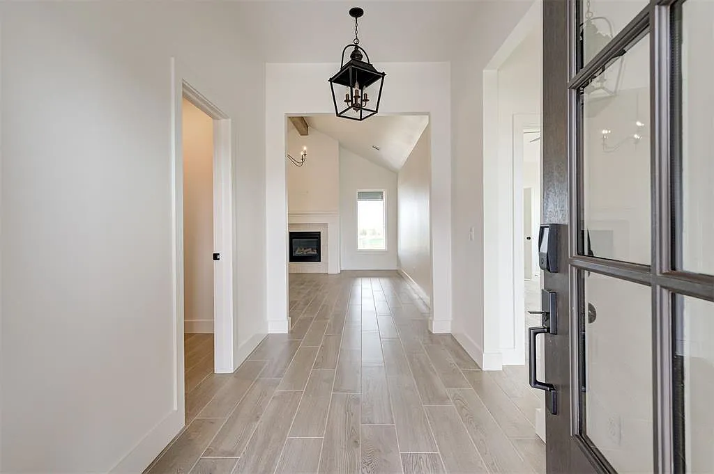 4 bed, 2.5 bath, 2235 sqft, $3,150 — Photo 4
