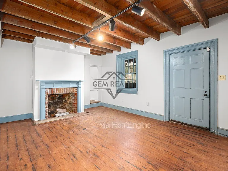 710 Caroline St #D — Photo 7