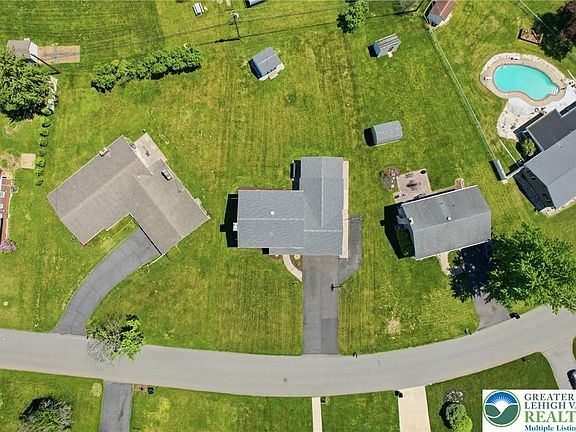 4th image of 1822 Mark Twain Cir
