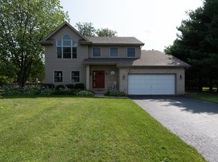 2905 Monterra Dr, Spring Grove, IL 60081