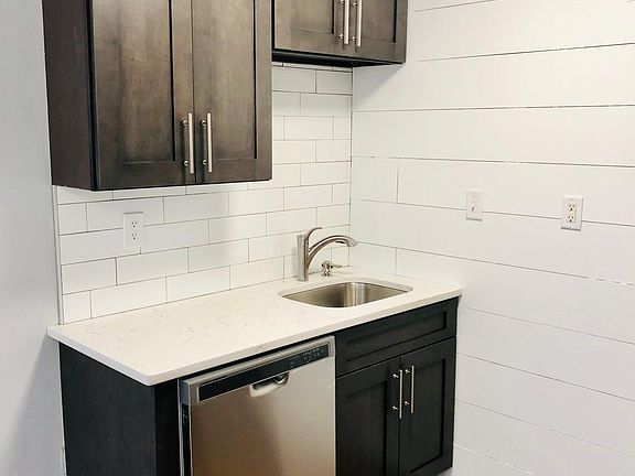 3rd image of 4579 Manayunk Ave Floor 1