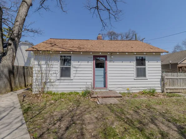 624 W 13th St, Traverse City, MI 49684