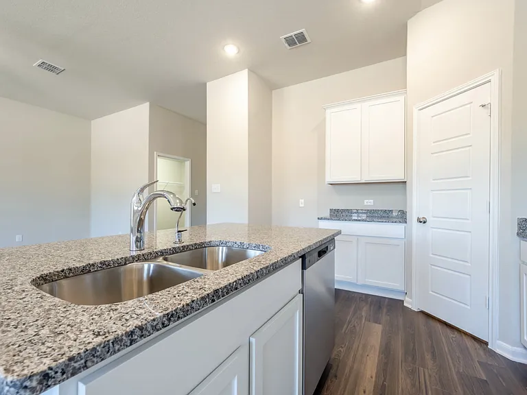 7106 Emerald Valley — Photo 5