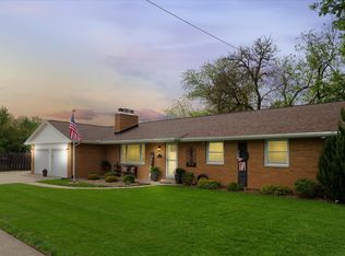 605 S 3rd St, Fisher, IL