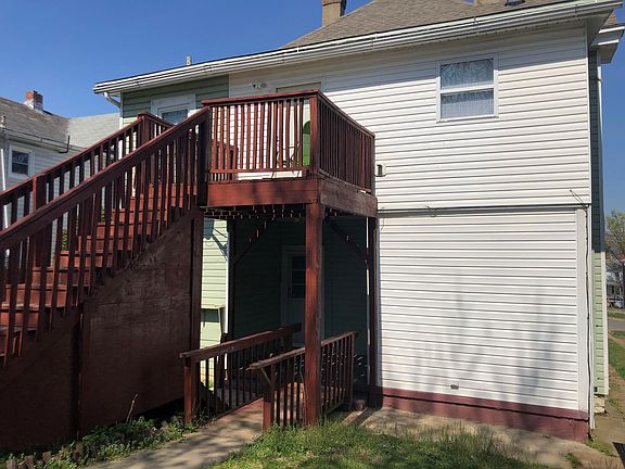 2nd image of 725 Highland Ave SE