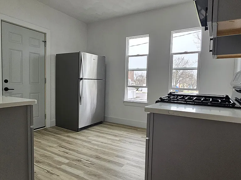 1035 Crosby St #1037 — Photo 36
