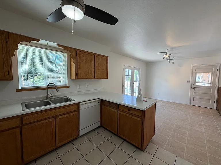 1143 De Vargas Ct SE — Photo 21