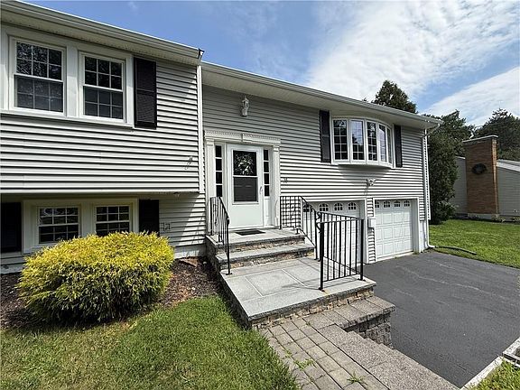 3rd image of 38 Juniper Ln